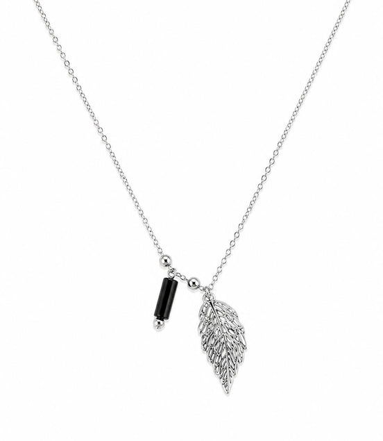Collar Plateado con Pluma