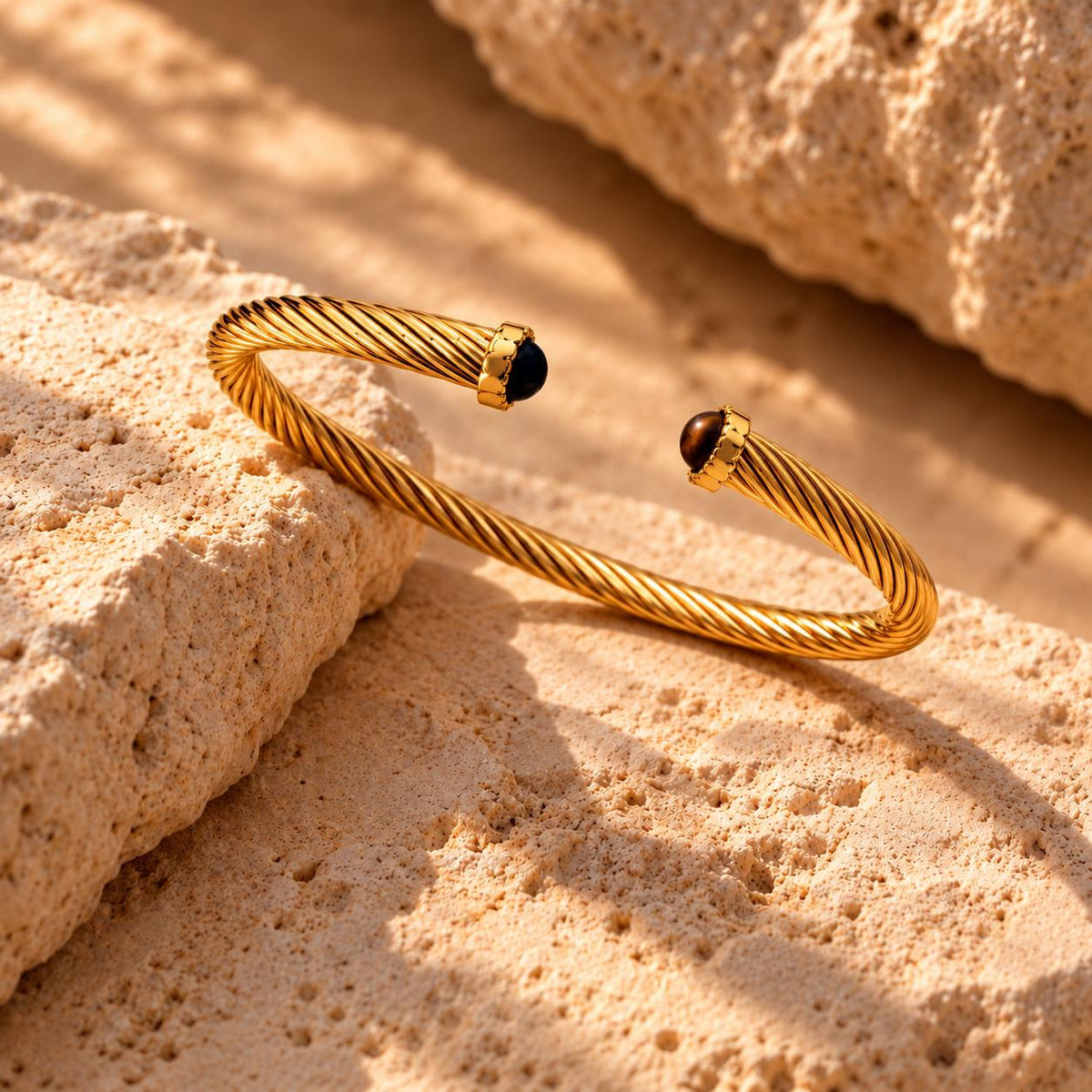 Brazalete Sans Permission Dorado