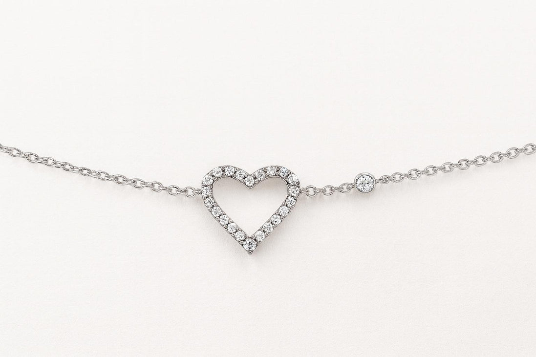 PULSERA PLATEADA CORAZÓN Y PIEDRAS