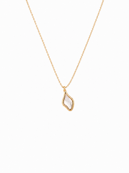 Collar Dorado con Nácar