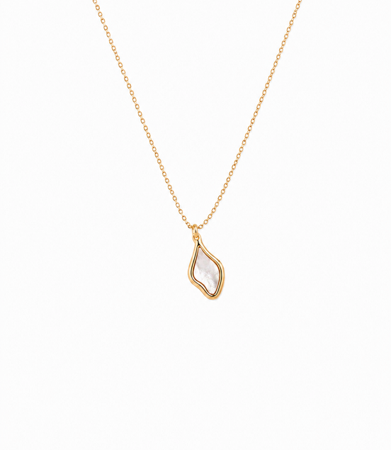 Collar Dorado con Nácar