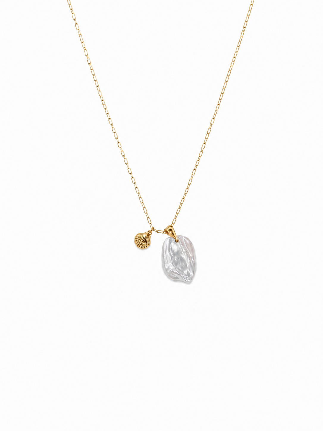Collar Dorado con Concha y Nácar